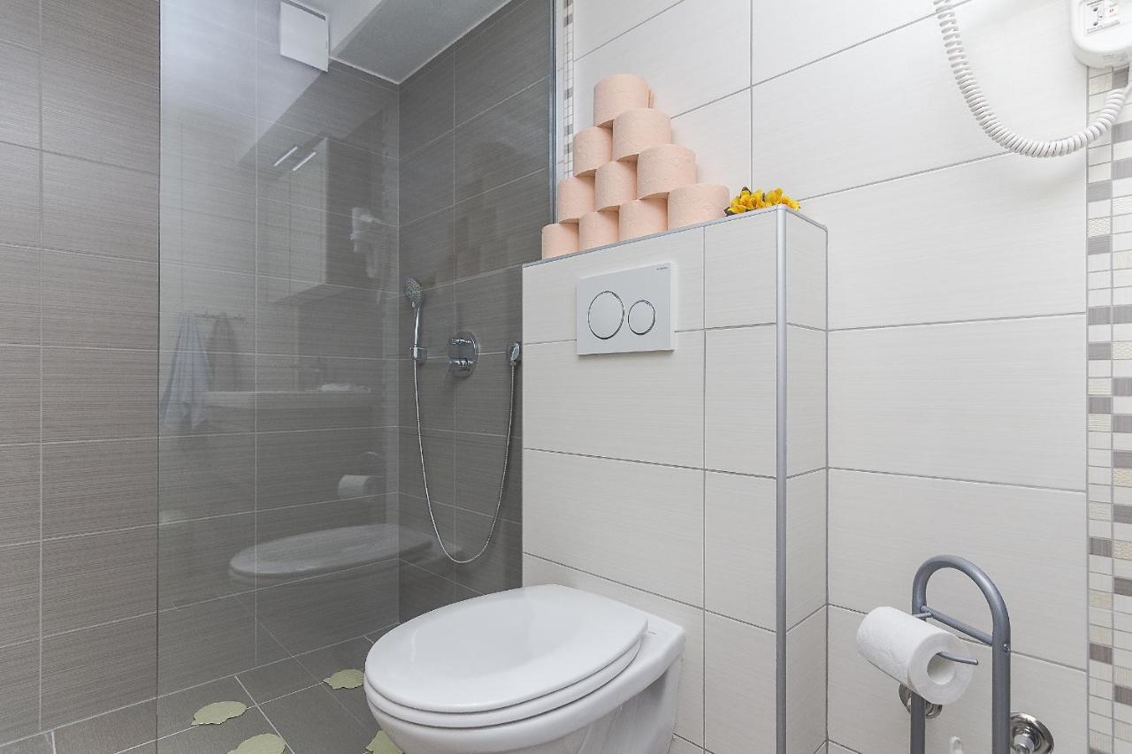 Apartments With A Parking Space Brela, Makarska - 11687 Luaran gambar