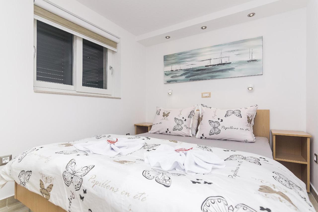 Apartments With A Parking Space Brela, Makarska - 11687 Luaran gambar