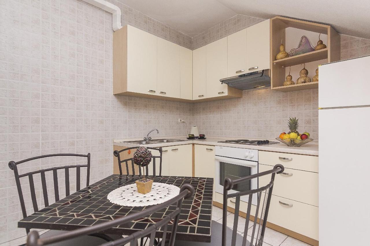 Apartments With A Parking Space Brela, Makarska - 11687 Luaran gambar