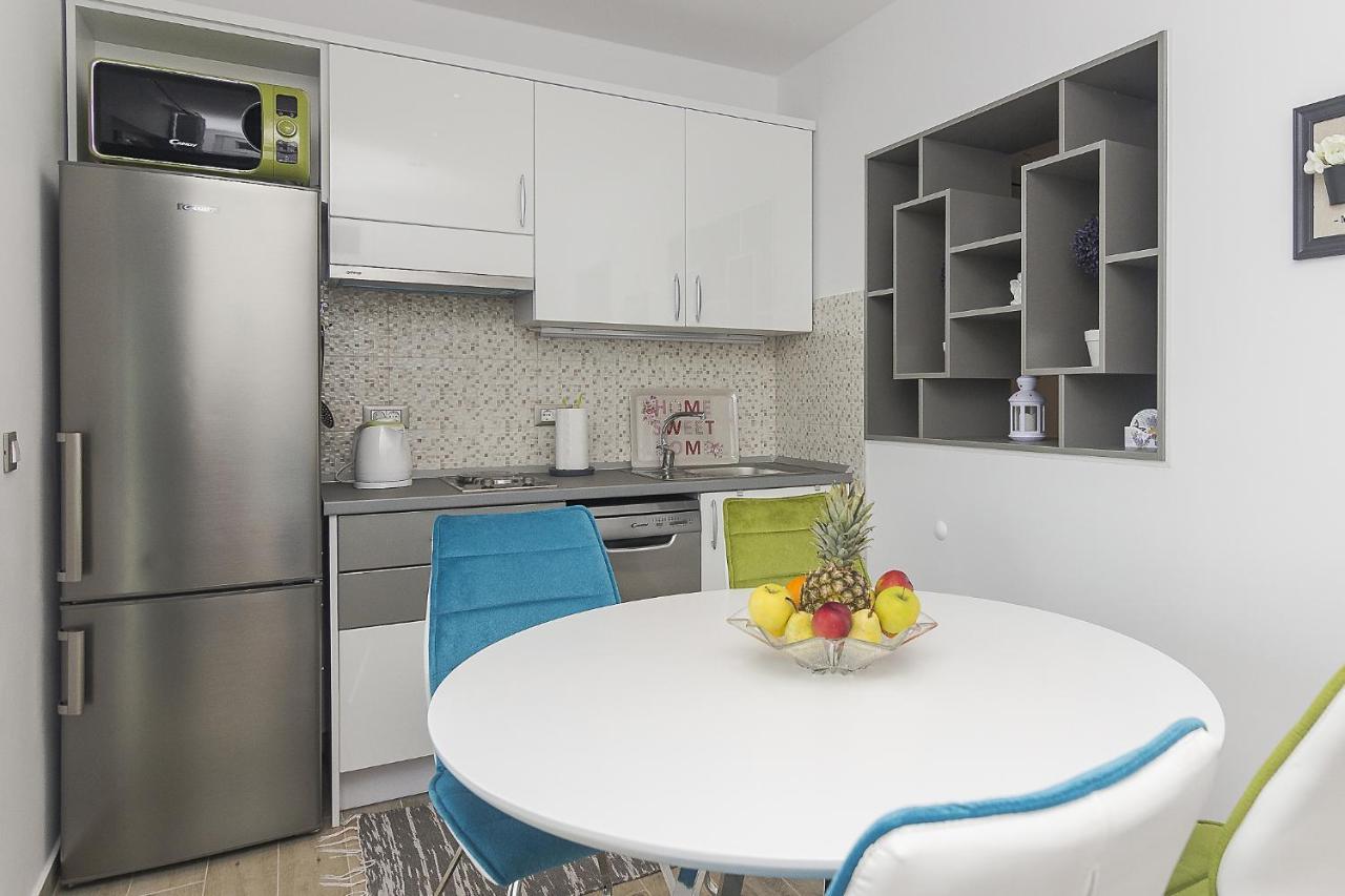 Apartments With A Parking Space Brela, Makarska - 11687 Luaran gambar