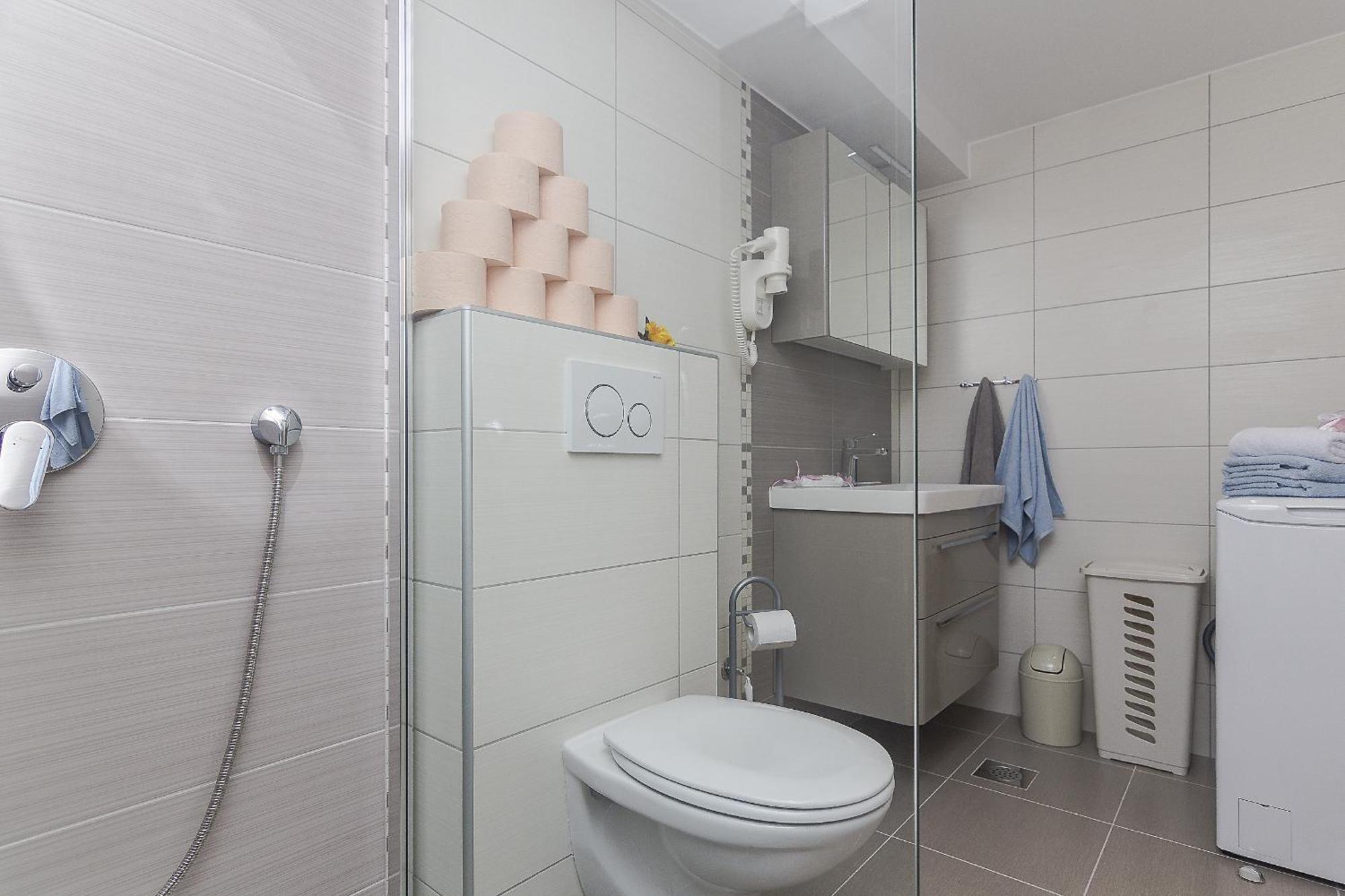 Apartments With A Parking Space Brela, Makarska - 11687 Bilik gambar