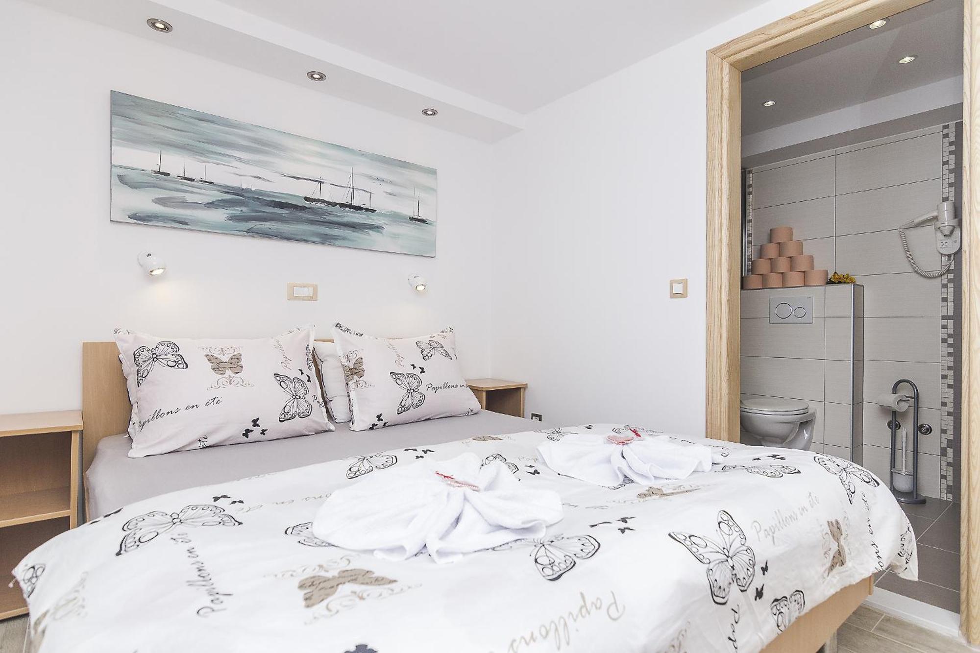 Apartments With A Parking Space Brela, Makarska - 11687 Bilik gambar